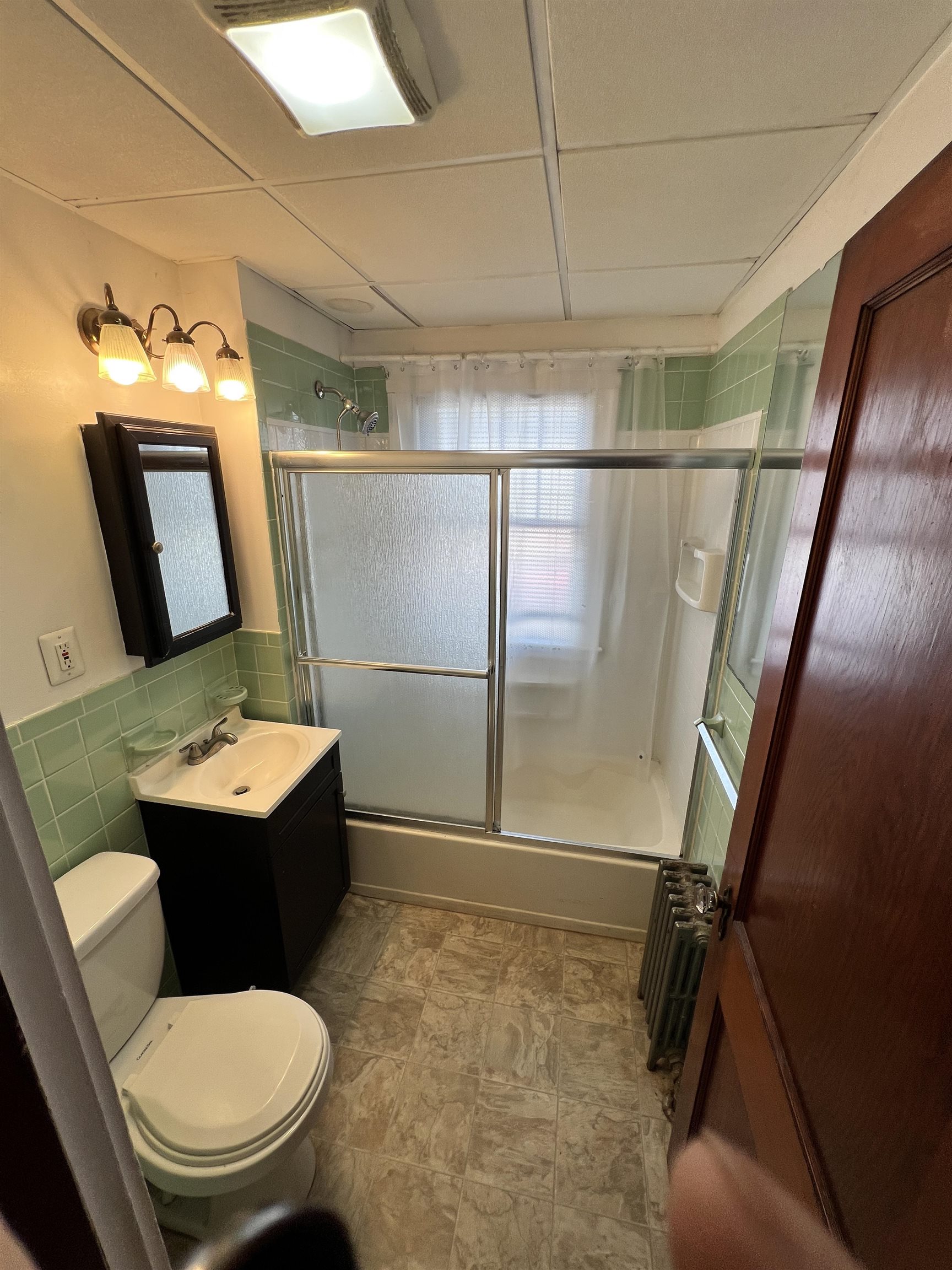 84 Allds Street Nashua, NH 03060 - Photo 6 of 36
