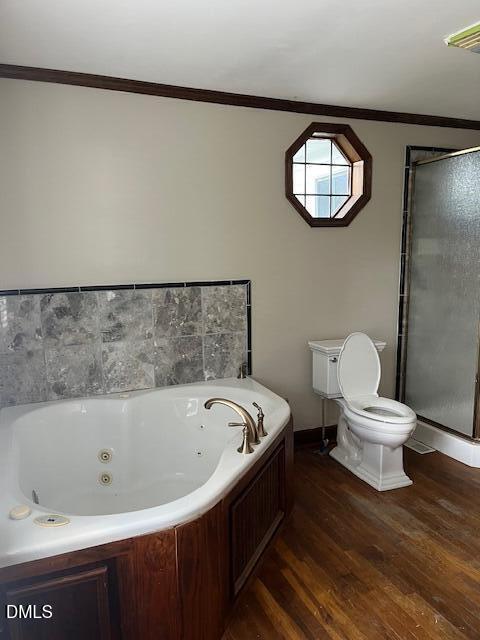 6663 Harold Obrien Road Oxford, NC 27565 - Photo 12 of 41 a bathroom with a bathtub and a toilet