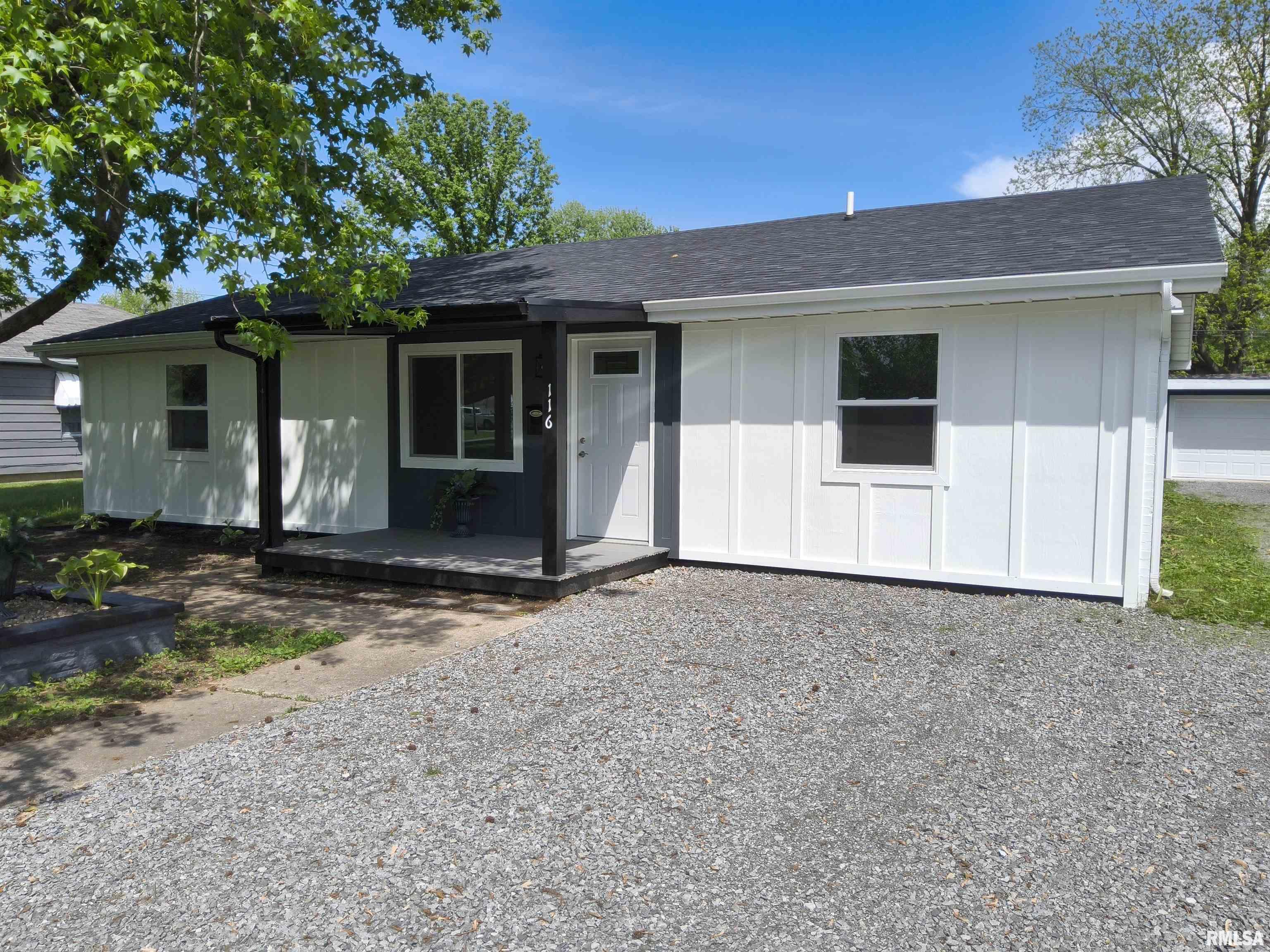 116 South Ballentine Avenue Du Quoin, IL 62832 - Photo 1 of 25 Gallery Image 1