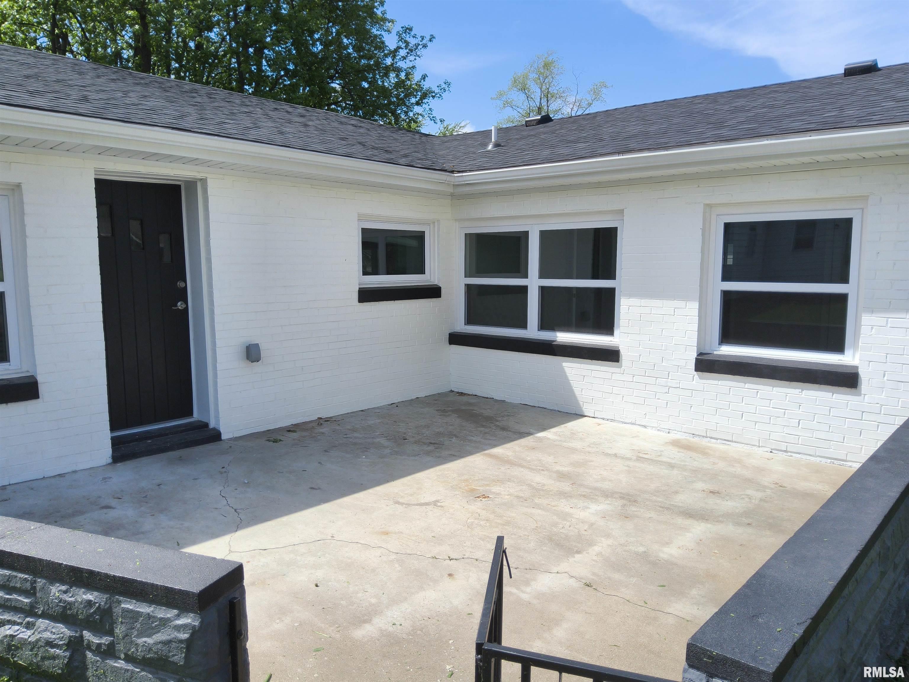 116 South Ballentine Avenue Du Quoin, IL 62832 - Photo 5 of 25 Gallery Image 5