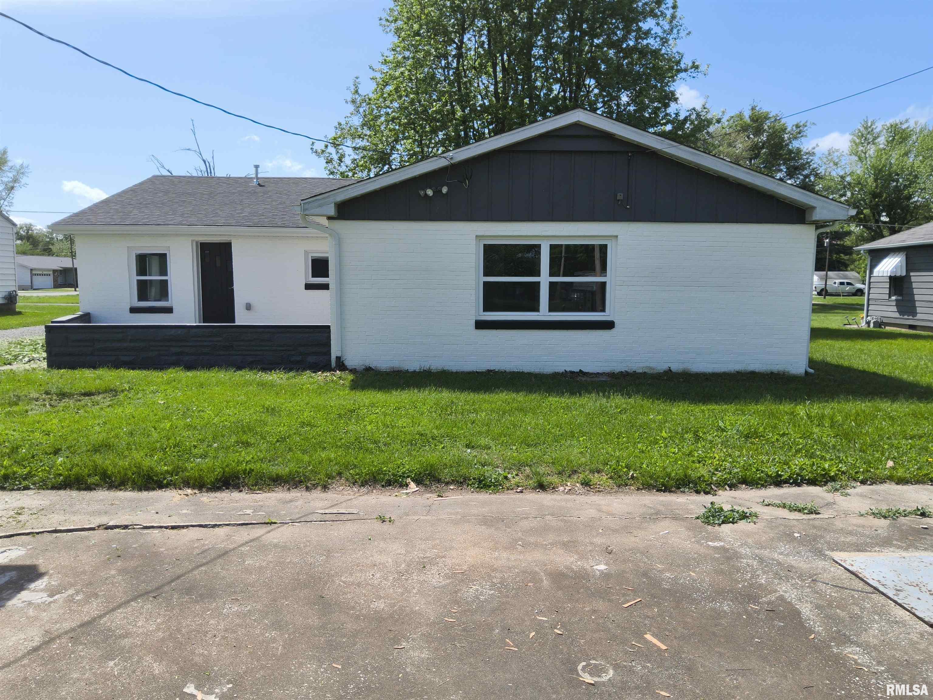 116 South Ballentine Avenue Du Quoin, IL 62832 - Photo 7 of 25 Gallery Image 7