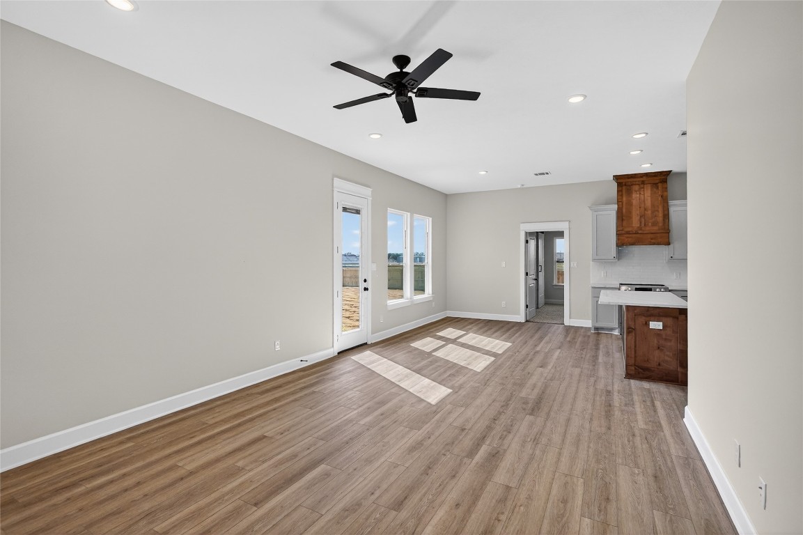 160 Turnrow Cove Snook, TX 77879 - Photo 4 of 32