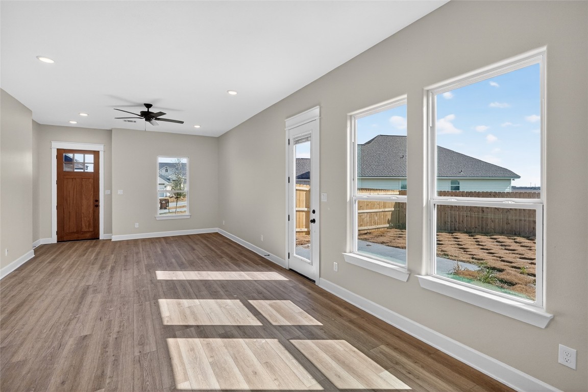 160 Turnrow Cove Snook, TX 77879 - Photo 6 of 32