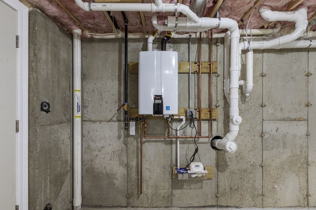 183 Rangeway Road Billerica, MA 01862 - Photo 11 of 14 a bathroom with a shower