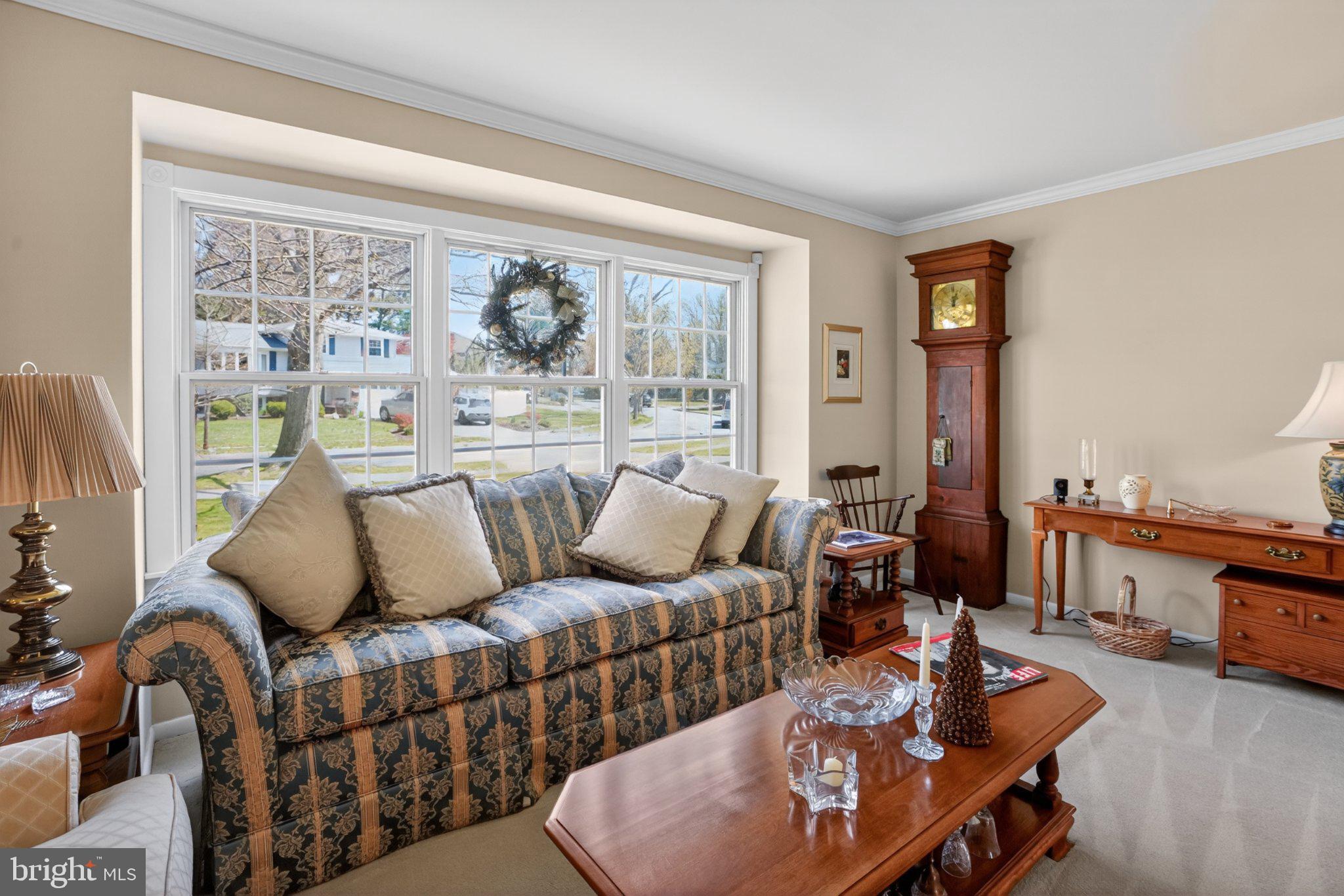 141 Parkview Road Stratford, NJ 08084 - Photo 27 of 48 Bright and inviting living room with triple window