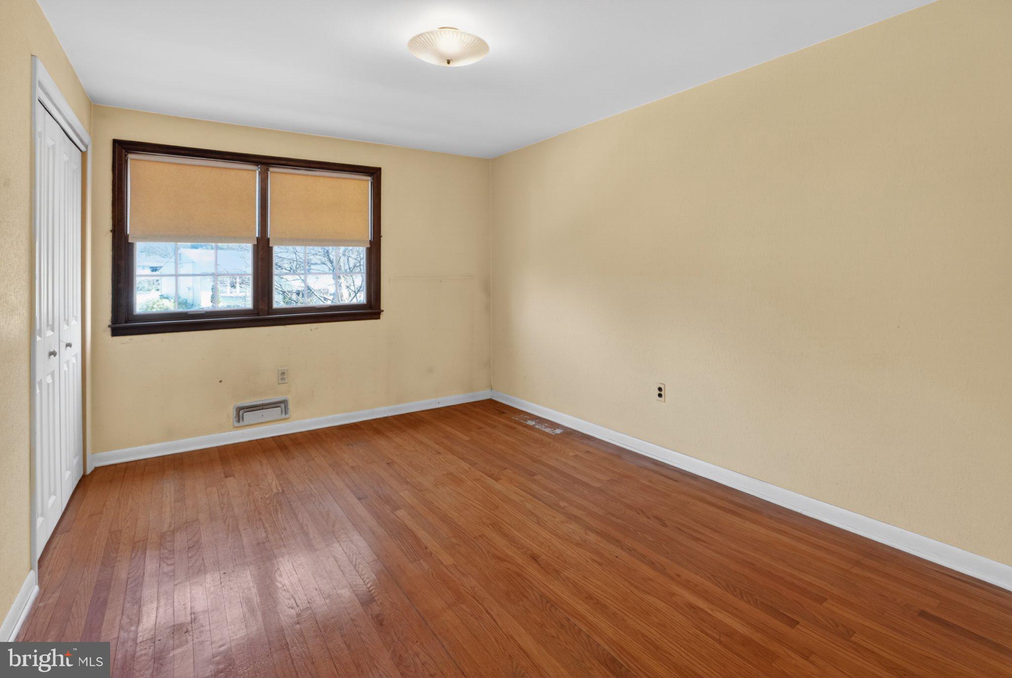 141 Parkview Road Stratford, NJ 08084 - Photo 34 of 48 Bedroom #1 with hardwood floors and closet.