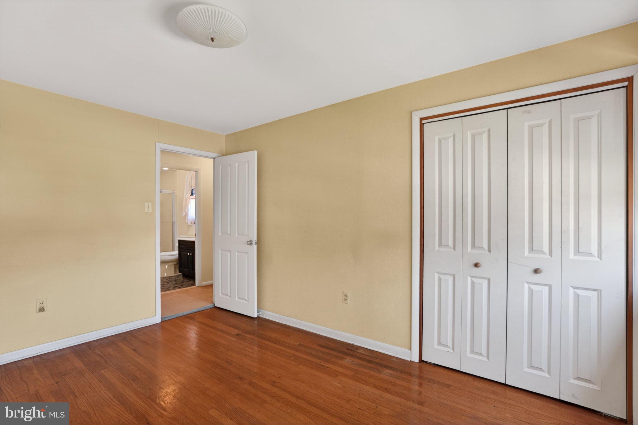 141 Parkview Road Stratford, NJ 08084 - Photo 36 of 48 Bedroom #1 with hardwood floors and closet.