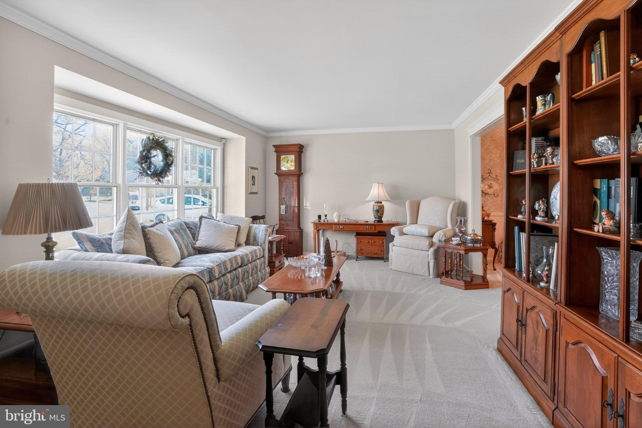 141 Parkview Road Stratford, NJ 08084 - Photo 6 of 48 Bright and inviting living space.