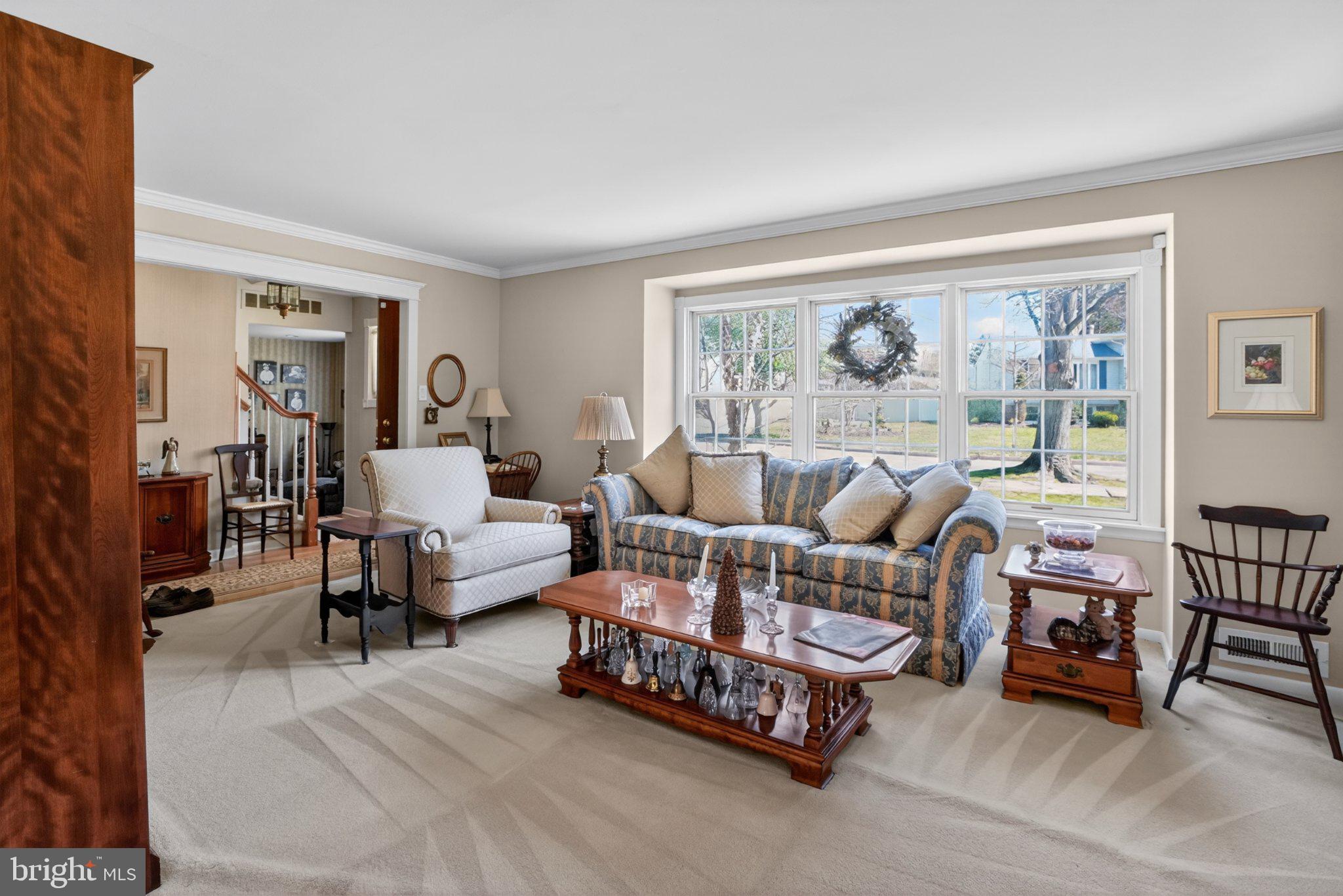 141 Parkview Road Stratford, NJ 08084 - Photo 7 of 48 Bright and inviting living space.