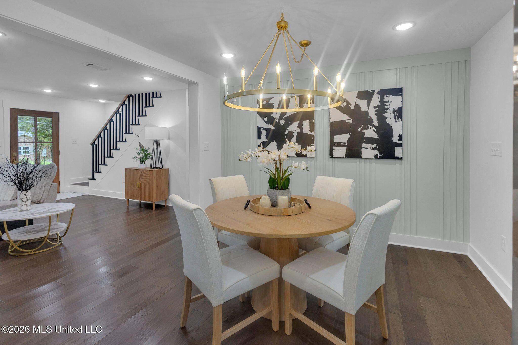 1602 Church Street Columbia, MS 39429 - Photo 13 of 37 Dining Area - Round Table