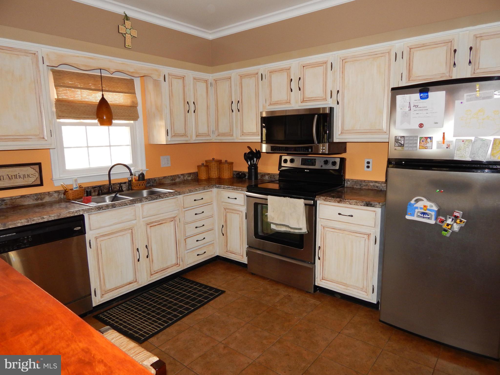 7469 Robin Road La Plata, MD 20646 - Photo 5 of 30 Kitchen