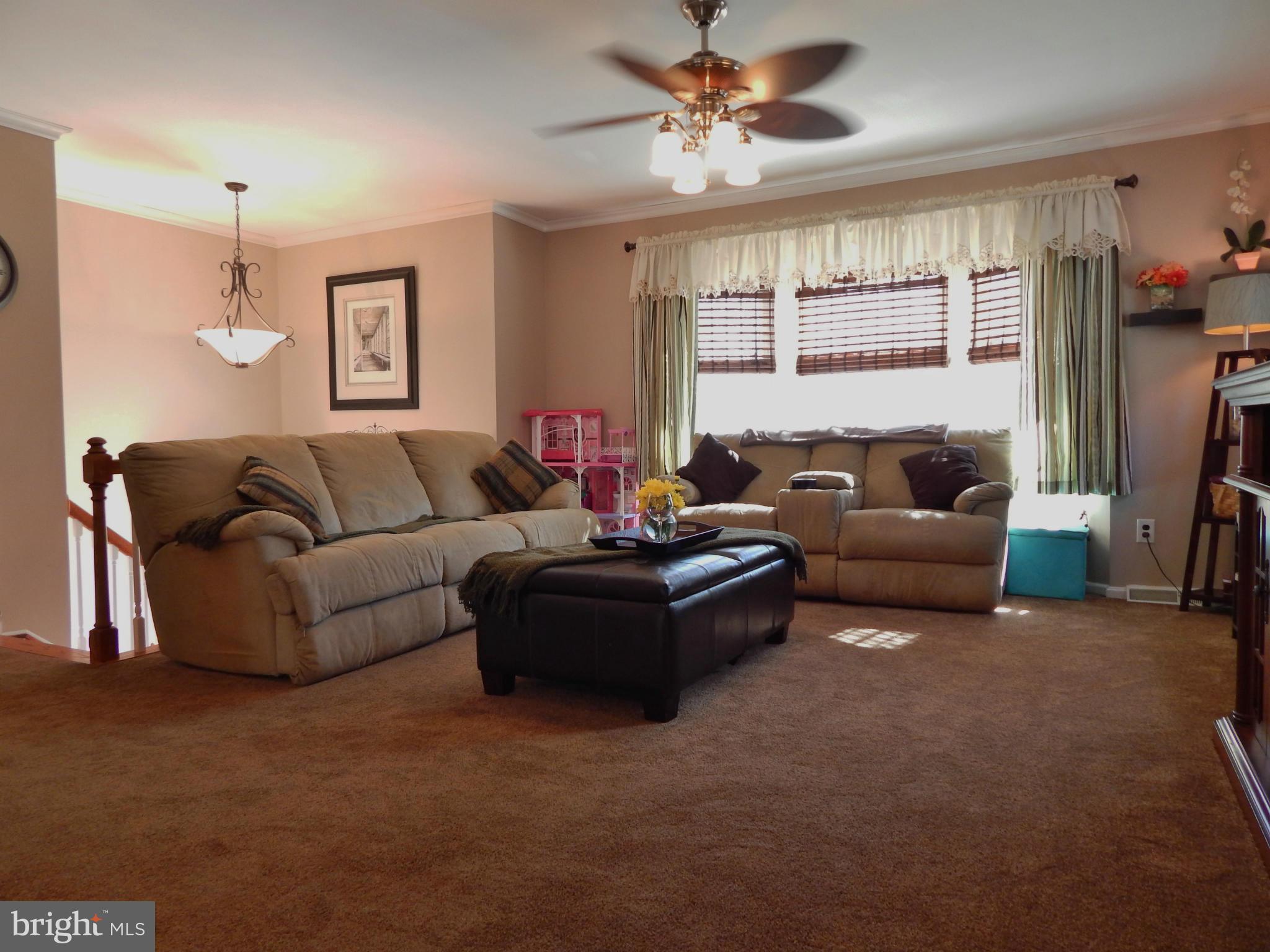 7469 Robin Road La Plata, MD 20646 - Photo 7 of 30 Living Room