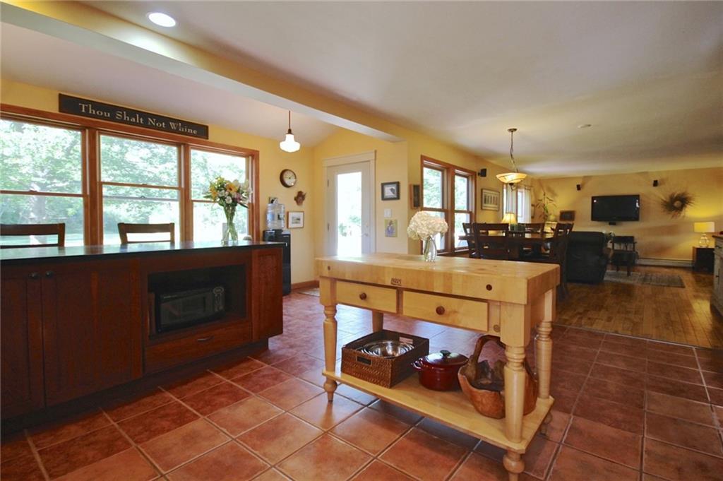 47 Beech Hill Road Freeport, ME 04032 - Photo 10 of 33 Kitchen