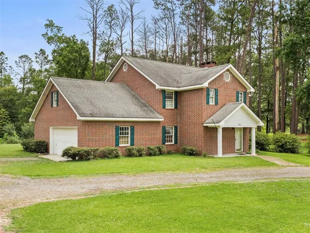 $435,000 | 203 Country Club Lane, Leesville, LA 71446