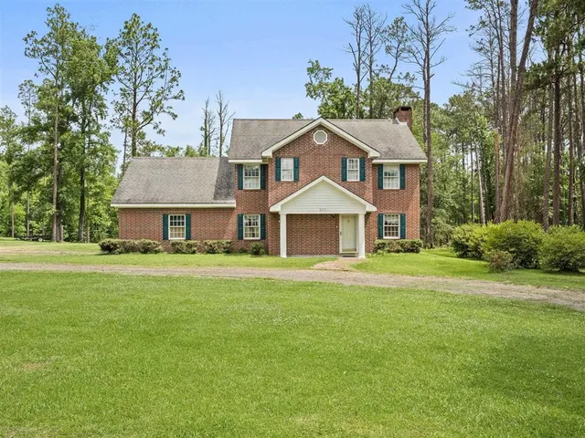 $435,000 | 203 Country Club Lane, Leesville, LA 71446