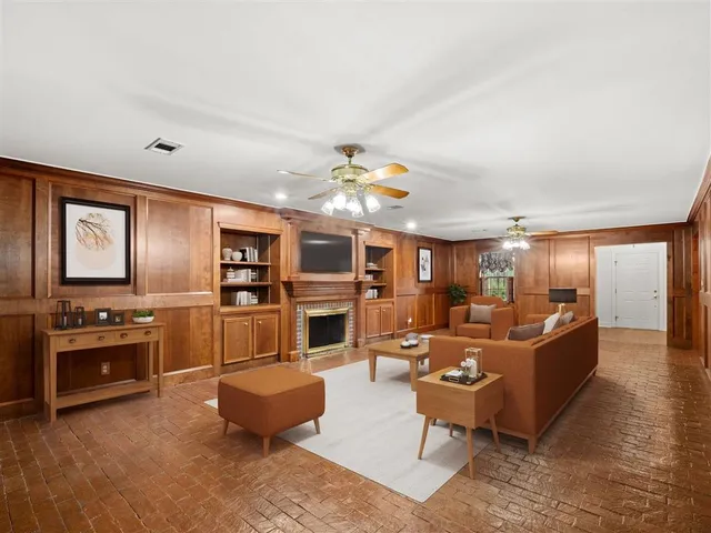 $435,000 | 203 Country Club Lane, Leesville, LA 71446