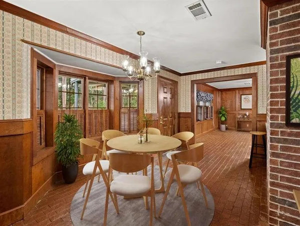 $399,500 | 203 Country Club Lane, Leesville, LA 71446