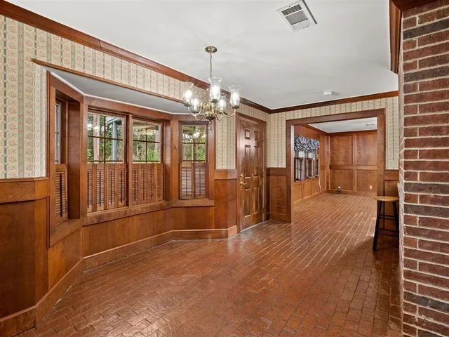 $435,000 | 203 Country Club Lane, Leesville, LA 71446