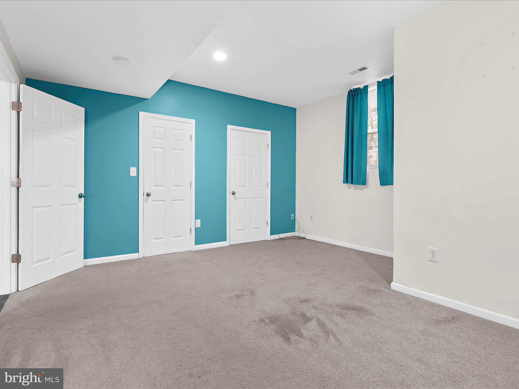 931 Oakleigh Beach Road Baltimore, MD 21222 - Photo 29 of 52 a view of an empty room with a window