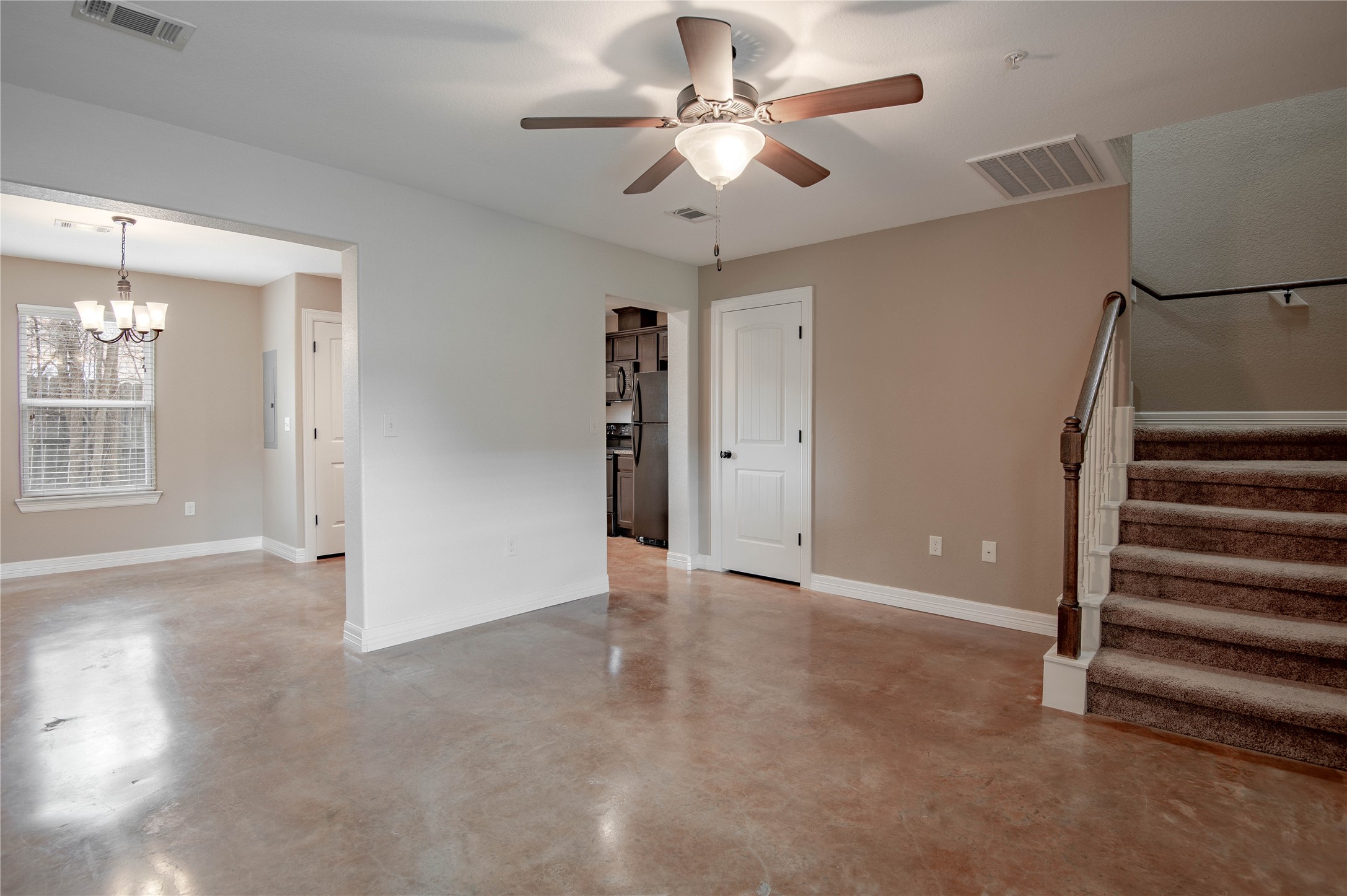 2002 20th Street, Unit 103 Huntsville, TX 77340 - Photo 5 of 23