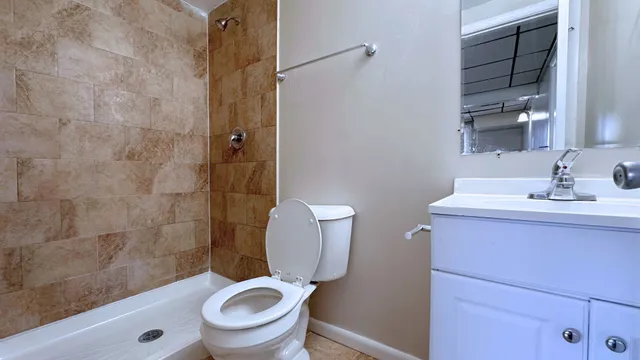 $286,000 | 1325 East 168th Place, South Holland, IL 60473