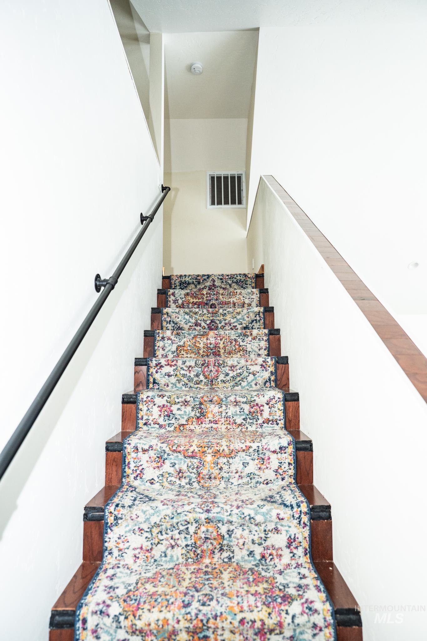 22 West Prospectors Drive Cascade, ID 83611 - Photo 12 of 25 View of stairs