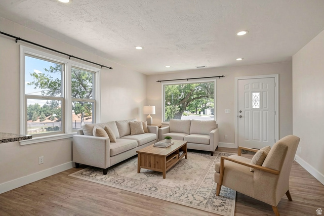 895 400 North Orem, UT 84057 - Photo 4 of 46