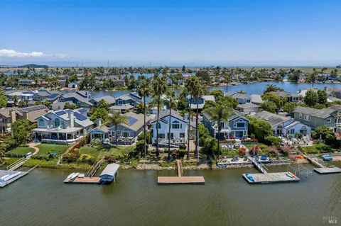 $1,799,000 | 35 Caribe Isle, Novato, CA 94949
