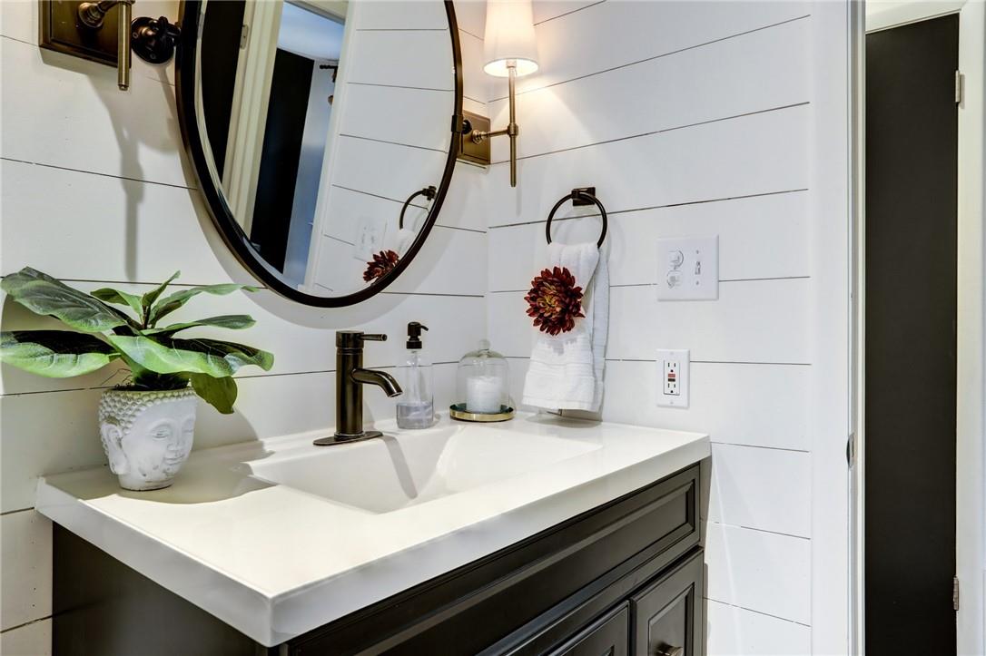 8210 Bent Tree Road, Unit 136 Austin, TX 78759 - Photo 12 of 20 Bathroom with vanity