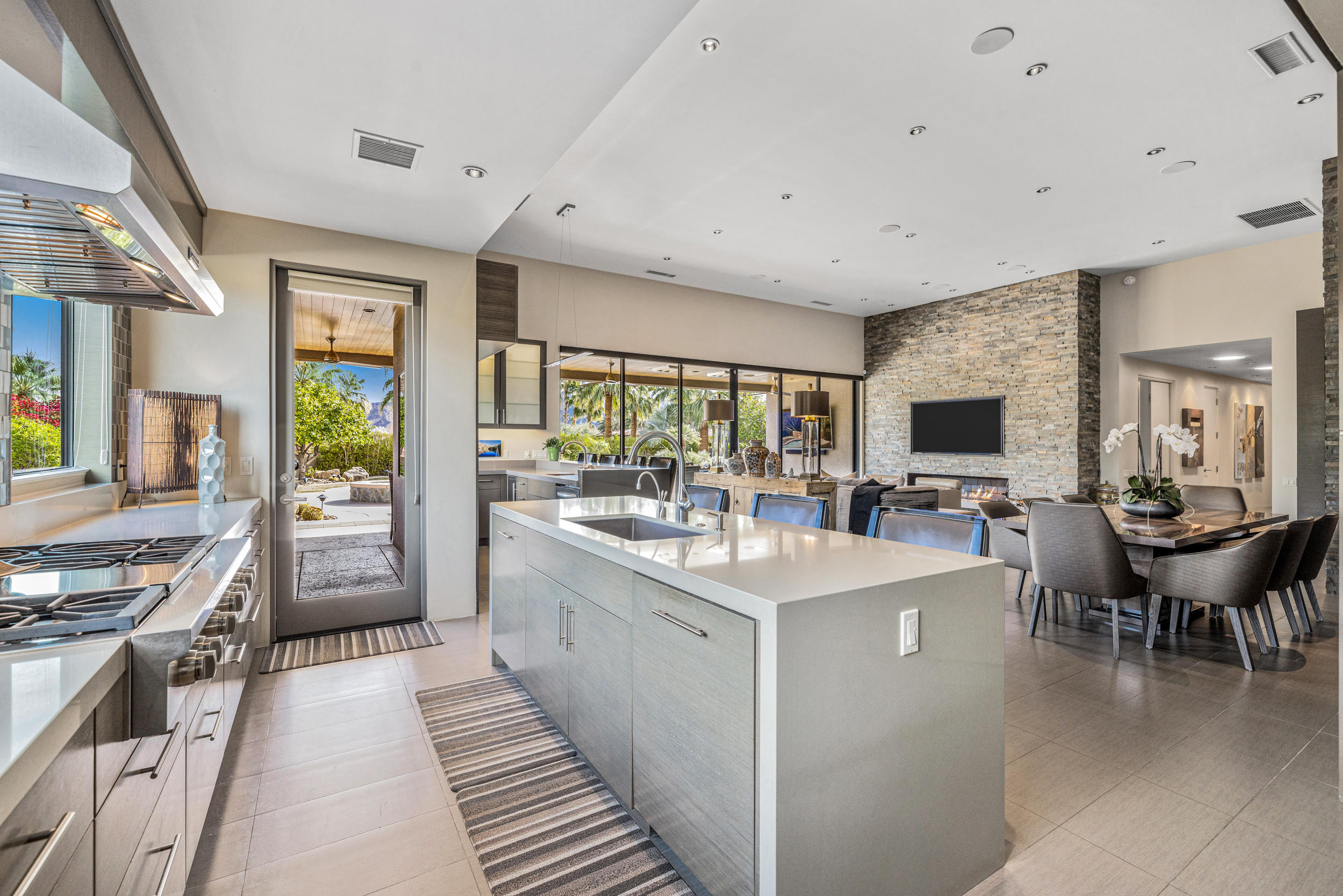 110 Brian Court Palm Desert, CA 92260 - Photo 32 of 82 068A5829