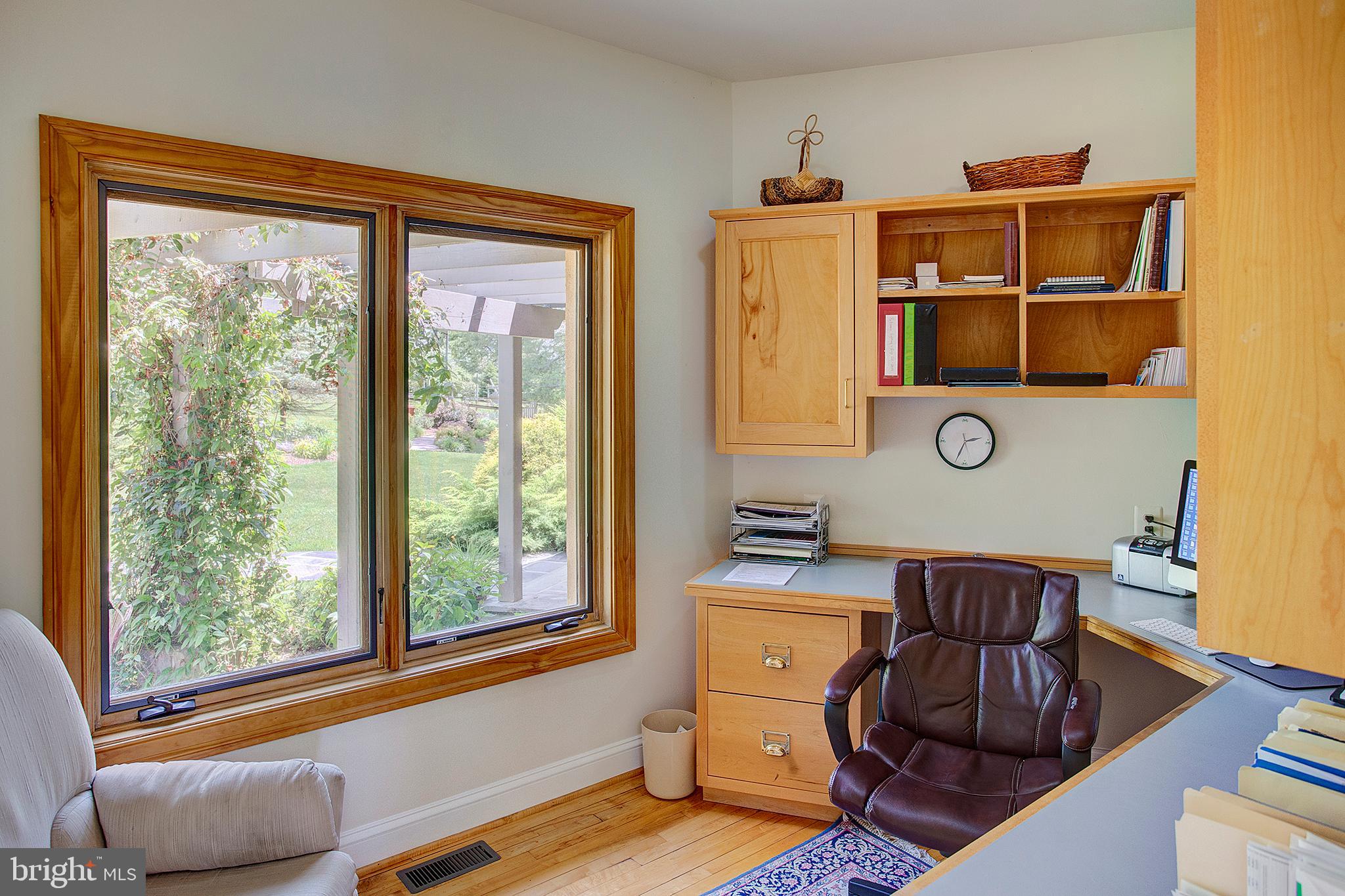 20781 Unison Road Round Hill, VA 20141 - Photo 23 of 64 Main floor office