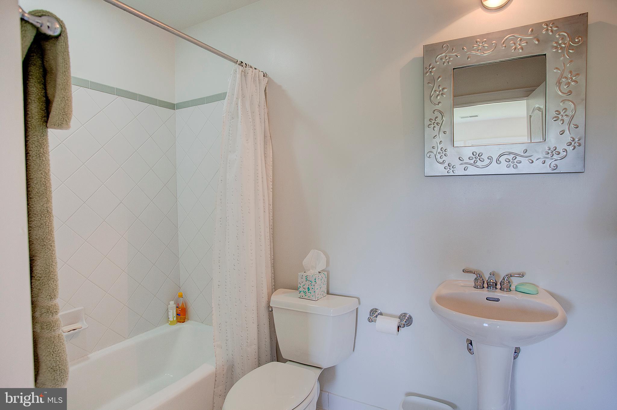 20781 Unison Road Round Hill, VA 20141 - Photo 36 of 64 Full bath for bedroom 2