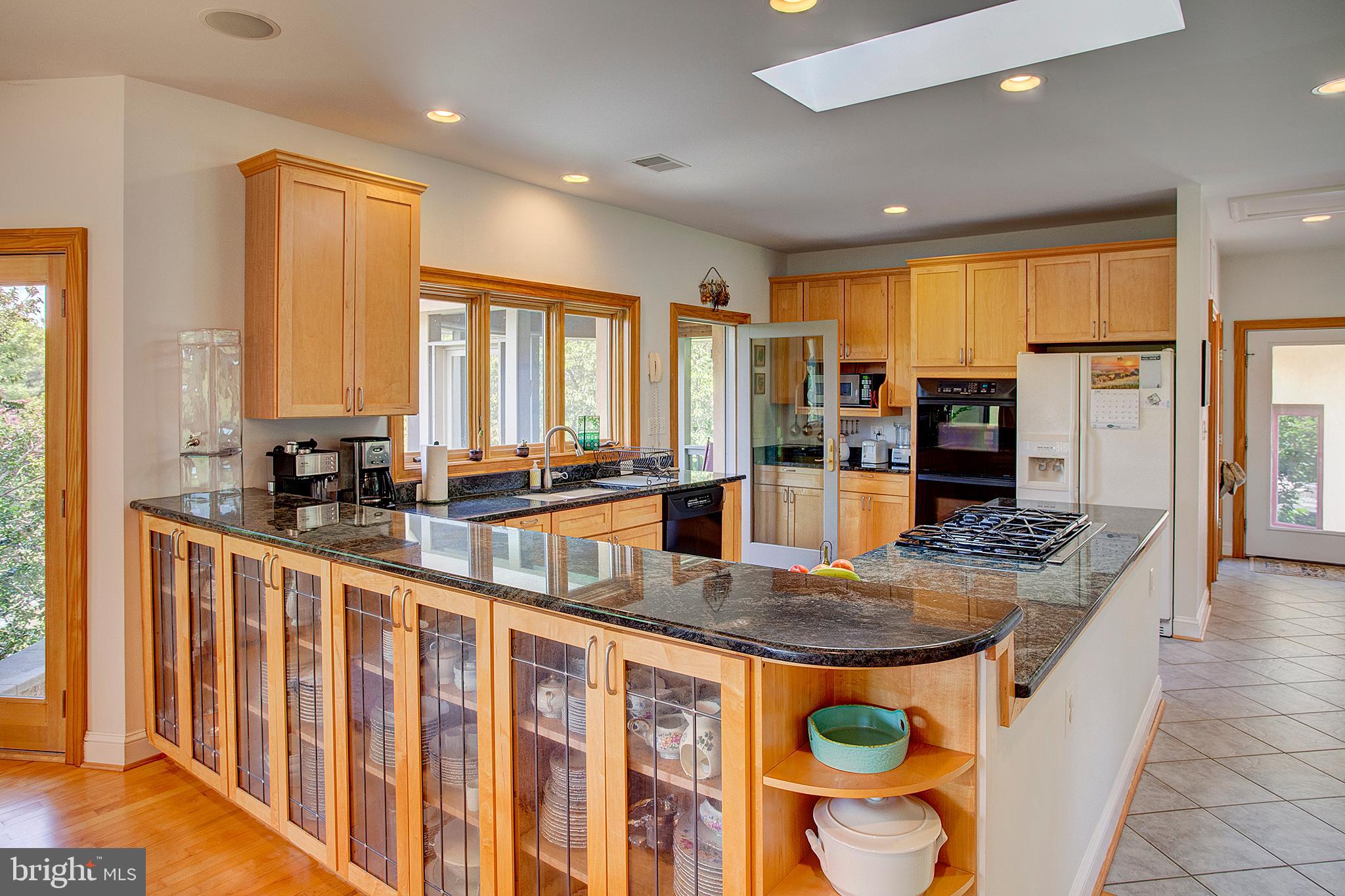 20781 Unison Road Round Hill, VA 20141 - Photo 8 of 64 Open kitchen with a huge island