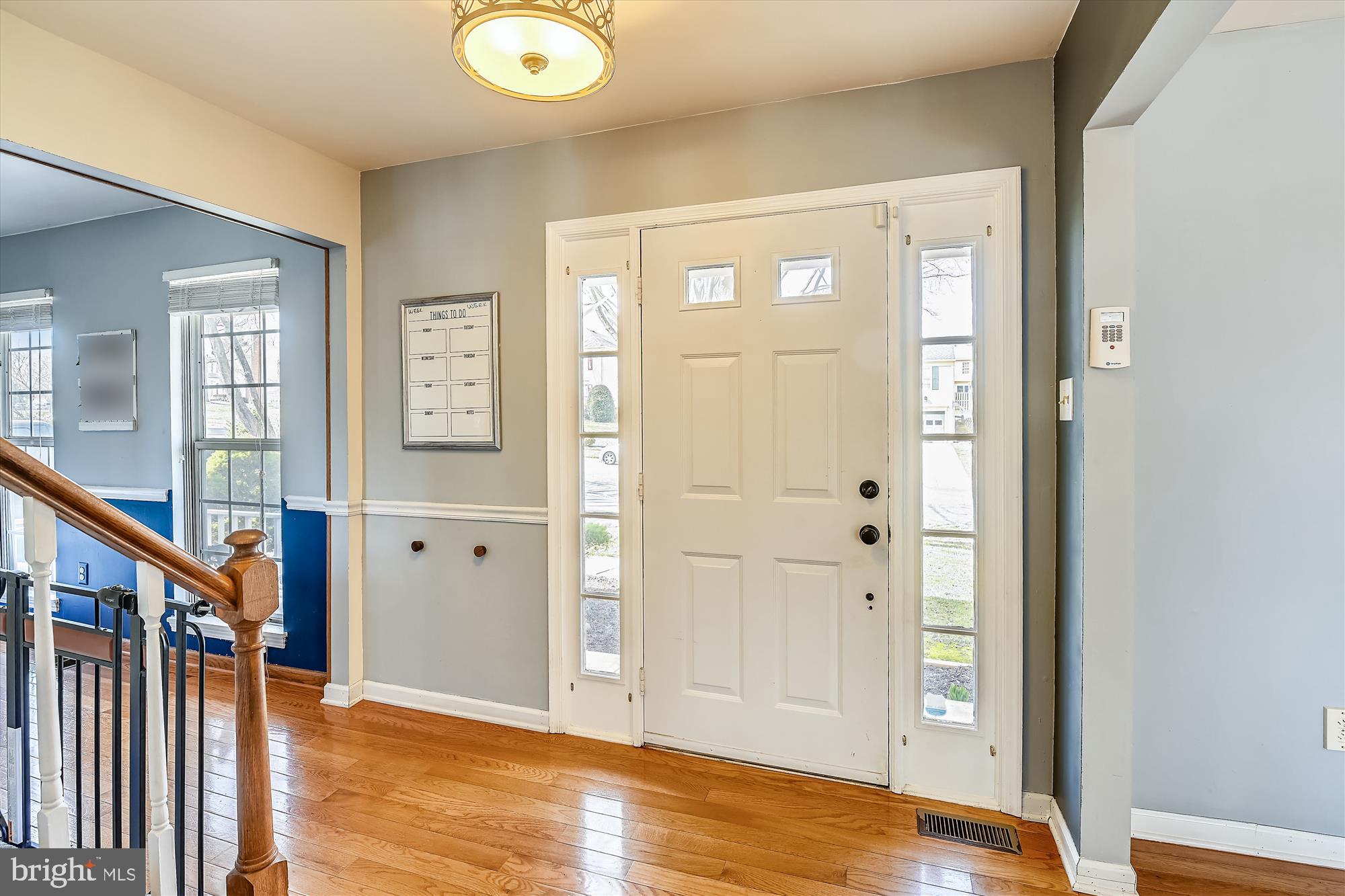 810 Pointer Ridge Drive Gaithersburg, MD 20878 - Photo 4 of 52 Foyer Entrance