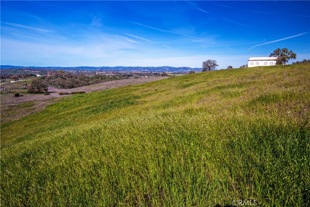 930 Windwood Road Paso Robles, CA 93446 - Photo 11 of 68 Gallery Image 11