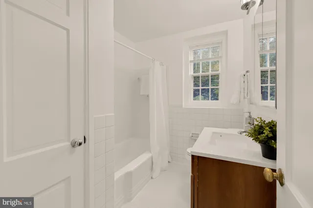 $775,000 | 3521 39th Street Northwest, Unit A493, Washington, DC 20016