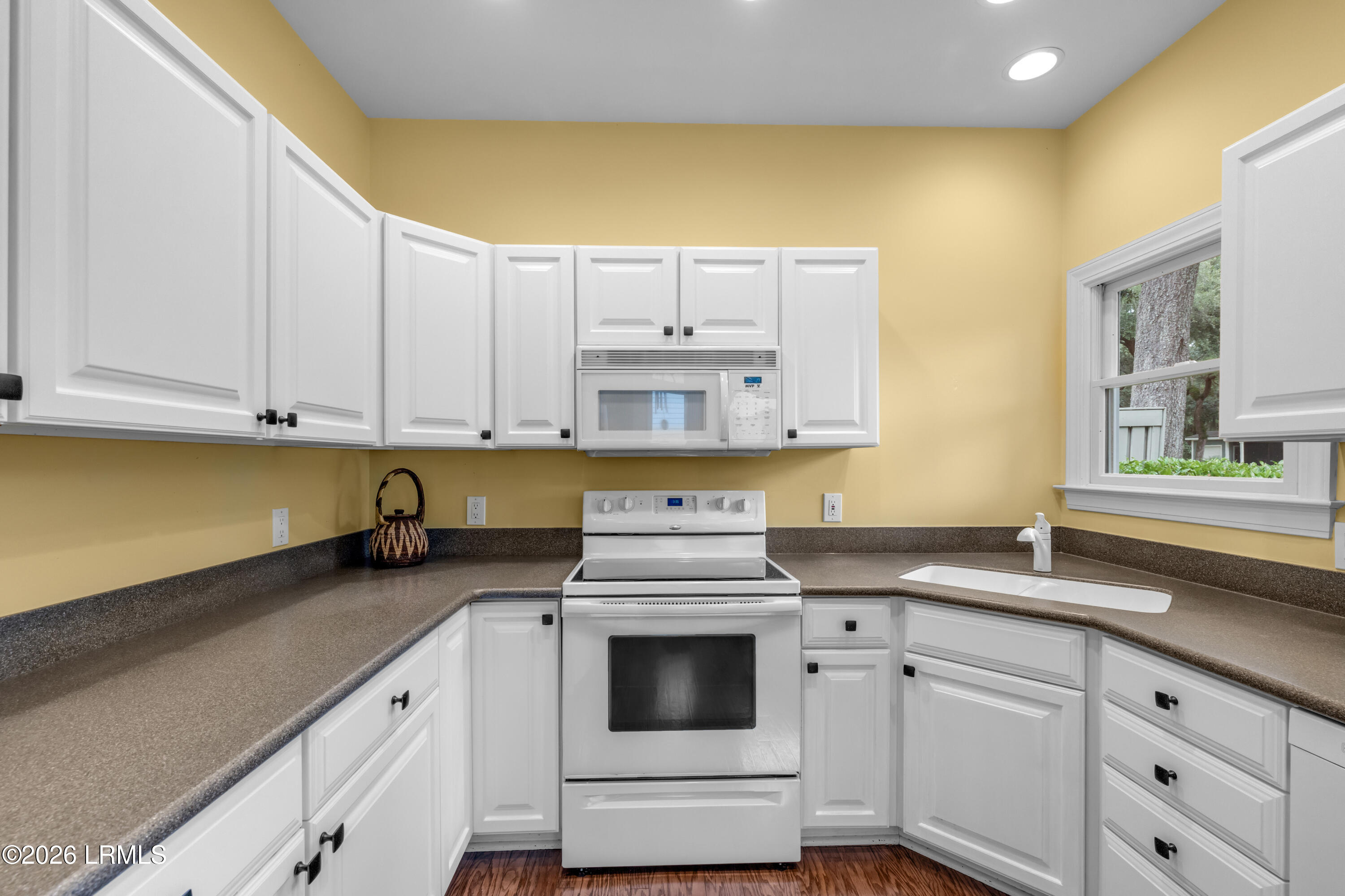 75 South Boone Road St. Helena Island, SC 29920 - Photo 9 of 47 Kitchen