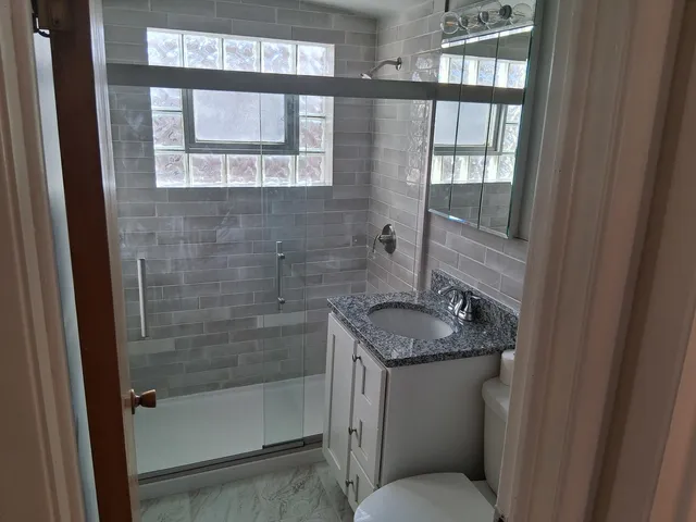 $2,400 | 360 Streamside Drive, Harvey, IL 60426