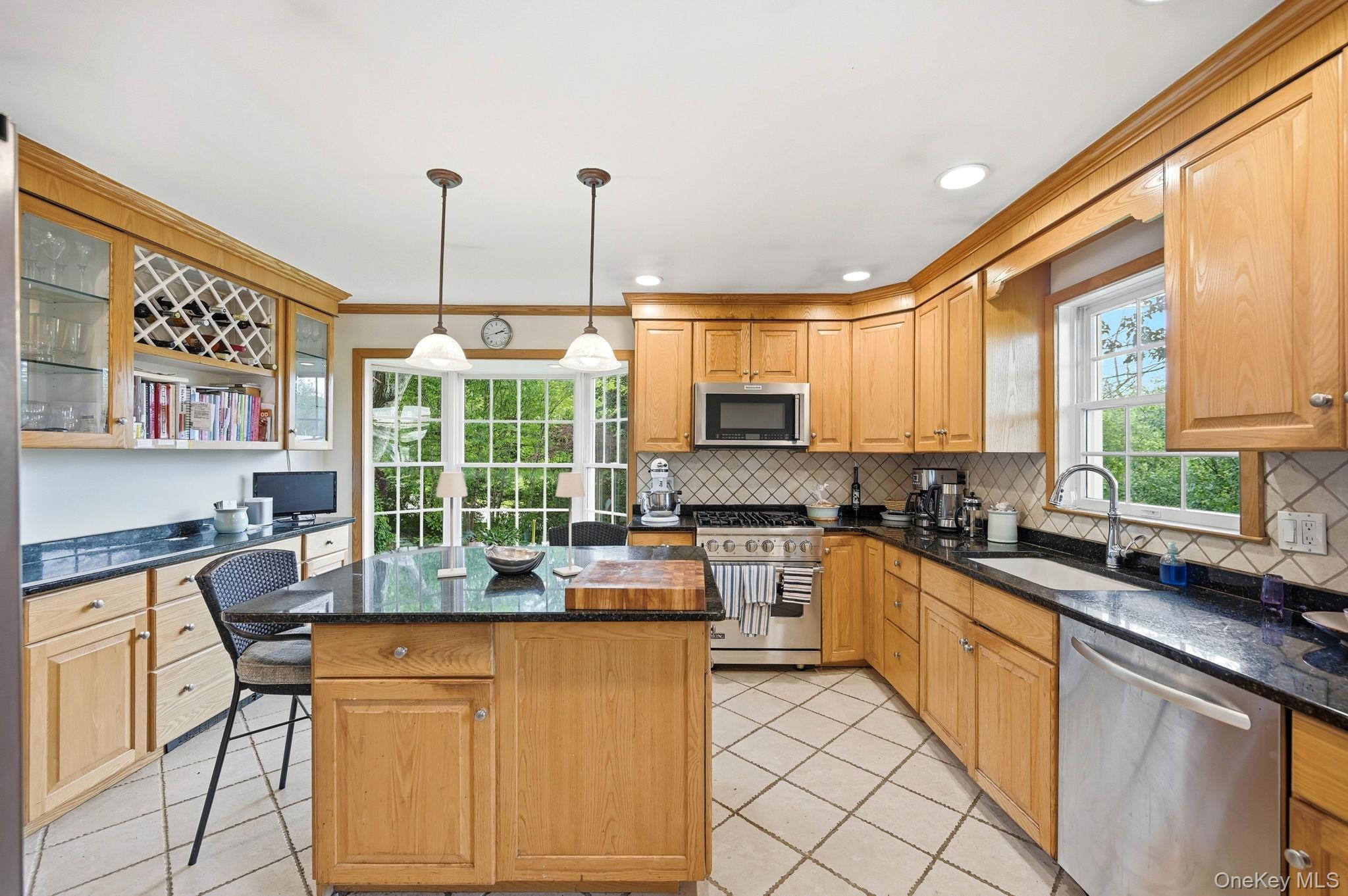 475 Mooney Hill Road Patterson, NY 12563 - Photo 5 of 34