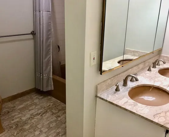 $3,250 | 40 Village Road, Unit 1112, Middleton, MA 01949