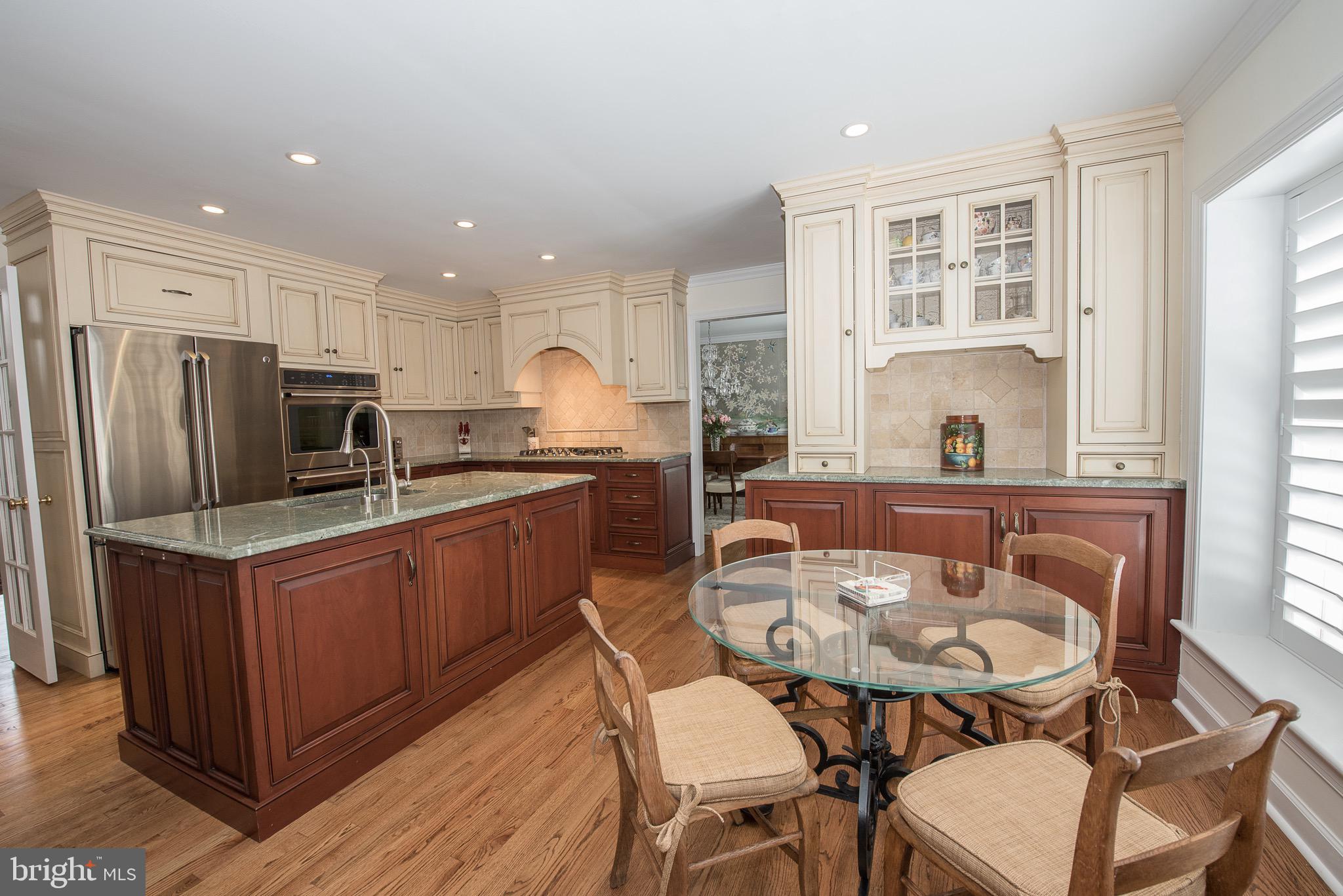 442 Waynesbrooke Road Berwyn, PA 19312 - Photo 11 of 28 Spacious Kitchen