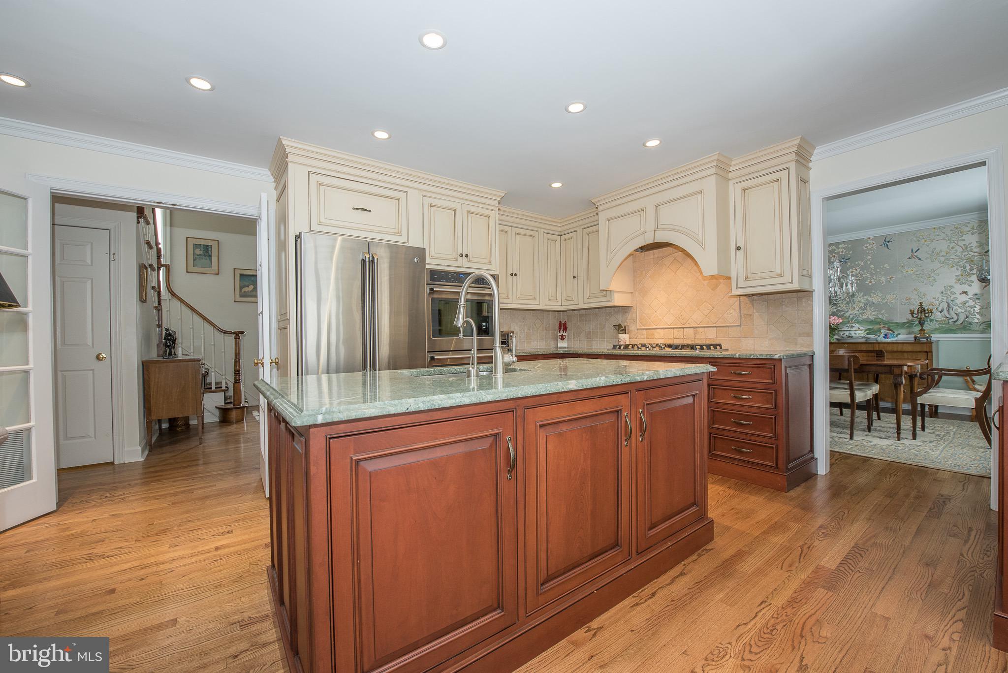 442 Waynesbrooke Road Berwyn, PA 19312 - Photo 12 of 28 Gorgeous kitchen cabinets