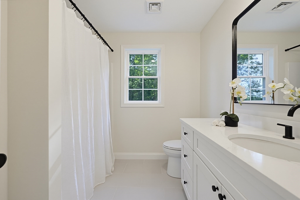 27 Woodside Road Spencer, MA 01562 - Photo 26 of 42