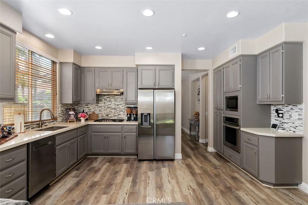 4255 Pondhill Court Riverside, CA 92505 - Photo 4 of 25