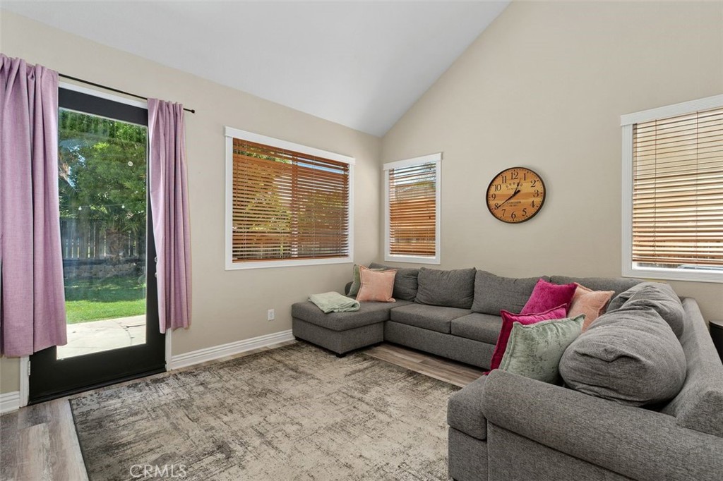 4255 Pondhill Court Riverside, CA 92505 - Photo 9 of 25