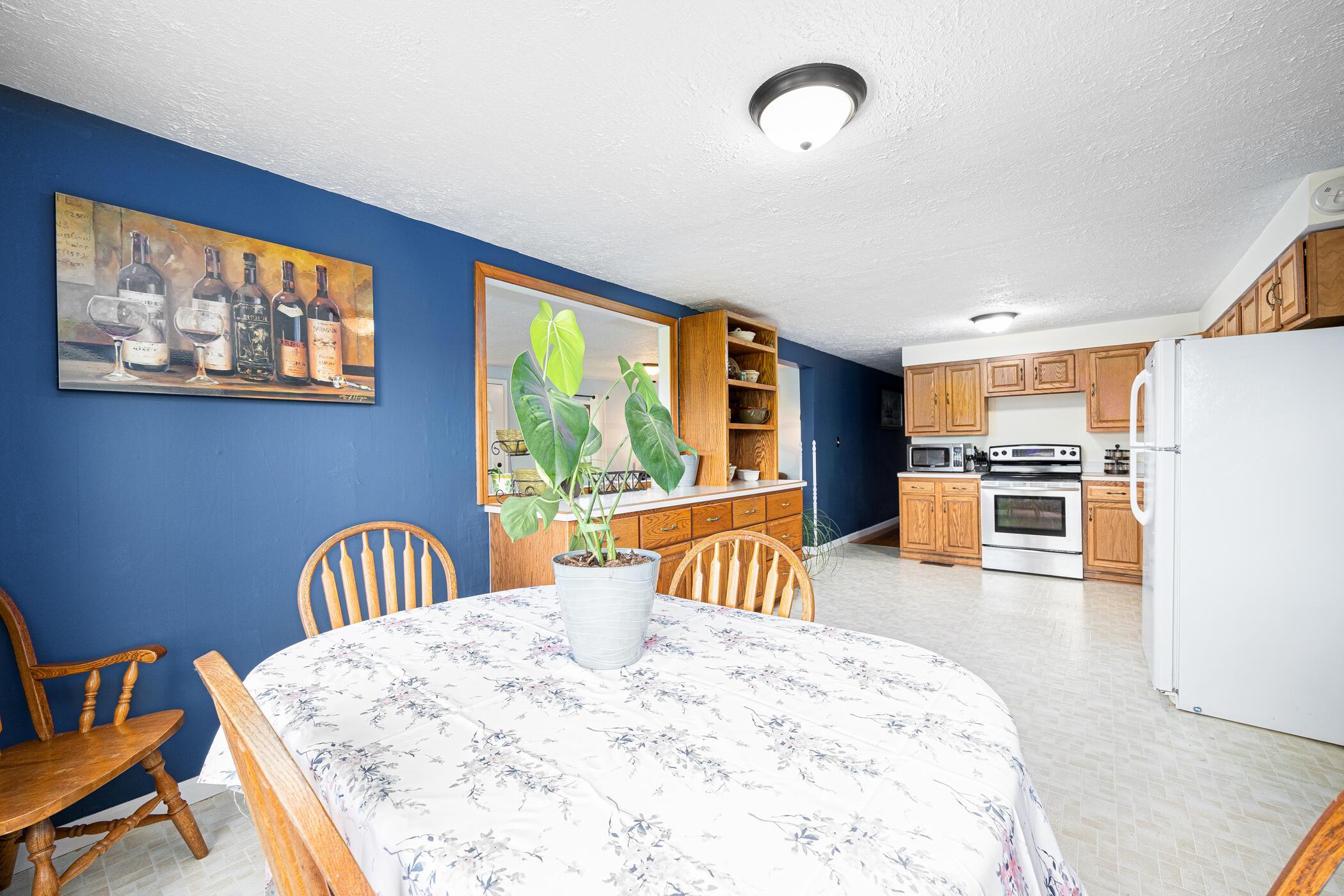 12913 Fladt Road Marysville, OH 43040 - Photo 19 of 73 Kitchen eating space