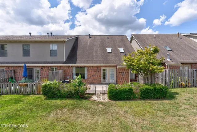 $429,900 | 659 Farragut Commons Drive, Knoxville, TN 37934