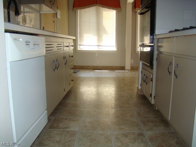 4917 South Sedgewick Road Cleveland, OH 44124 - Photo 15 of 23 Gallery Image 15