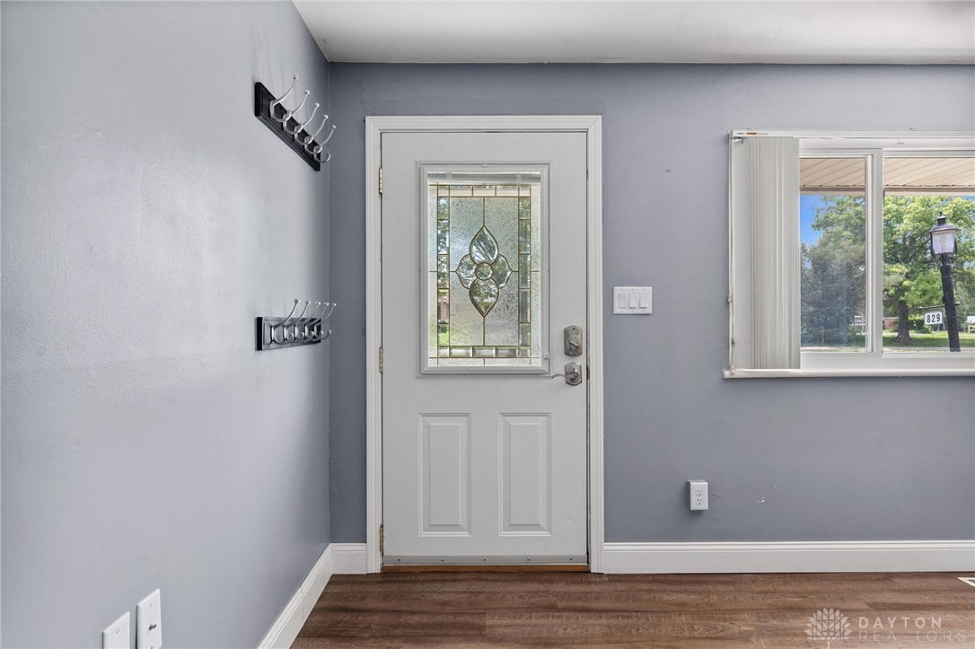 829 East Stroop Road Kettering, OH 45429 - Photo 4 of 24 Gallery Image 4