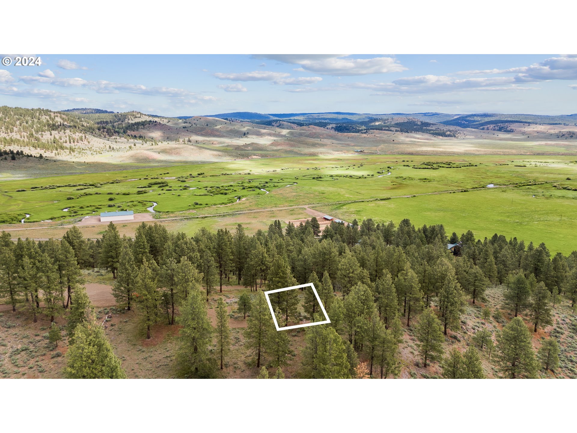 20184 Riata Lane, Unit S1 Seneca, OR 97873 - Photo 2 of 9 a view of an ocean from a balcony